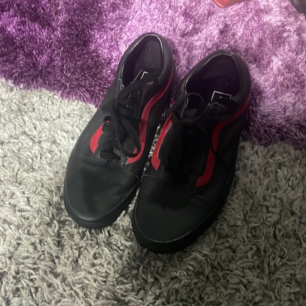 Mens vans size 8. Worn once